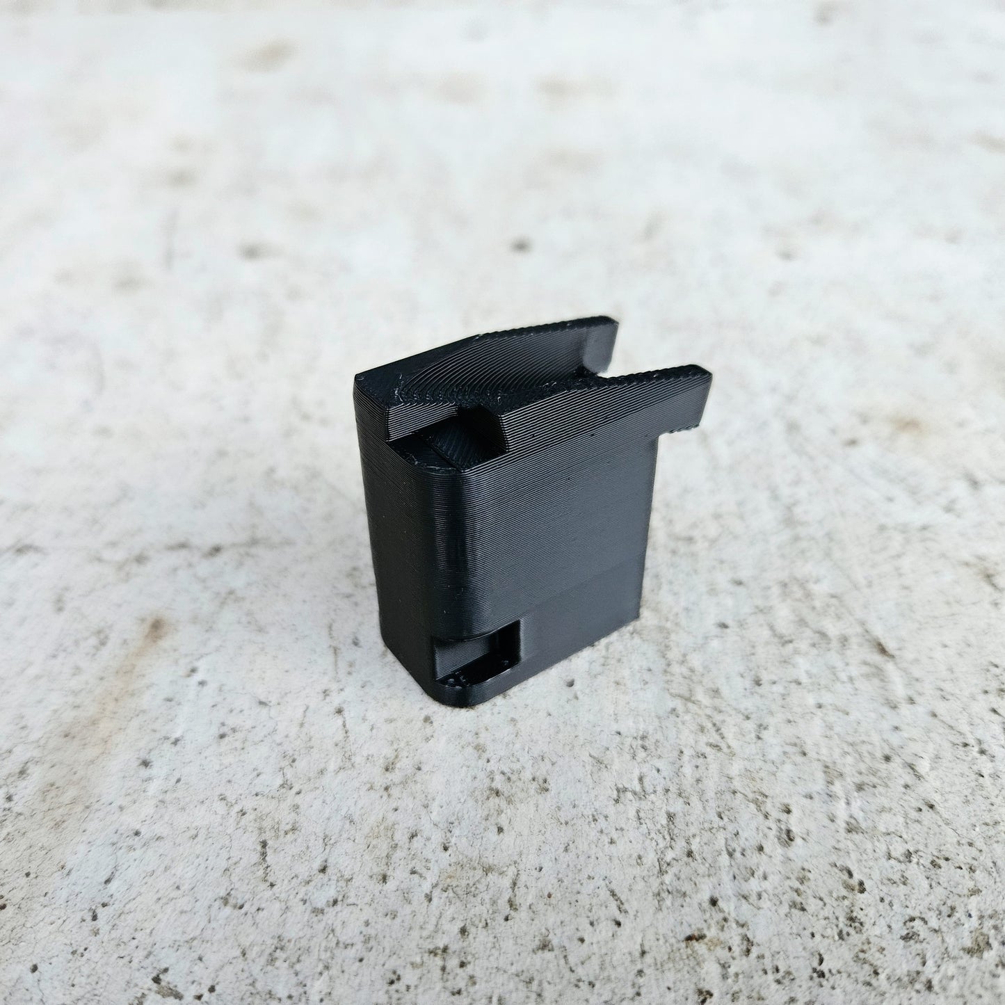 Single Shot Fixed Magazine Device (Fits AR-15 Pattern, AR-308 DPMS/SR-25 Pattern and most AR-9 Patterns)
