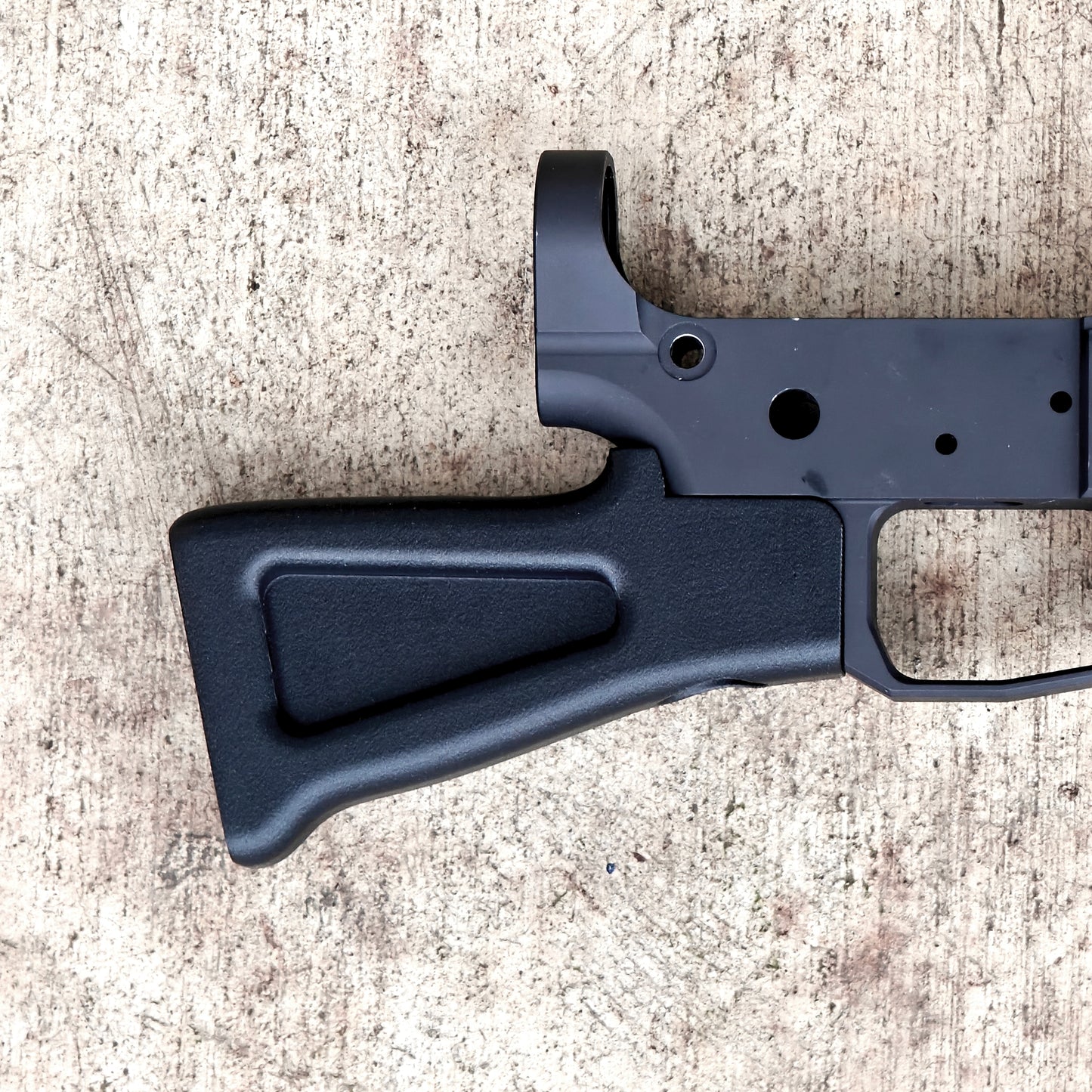 Featureless Grip (Fits all AR-15 Pattern Grip Mounts)